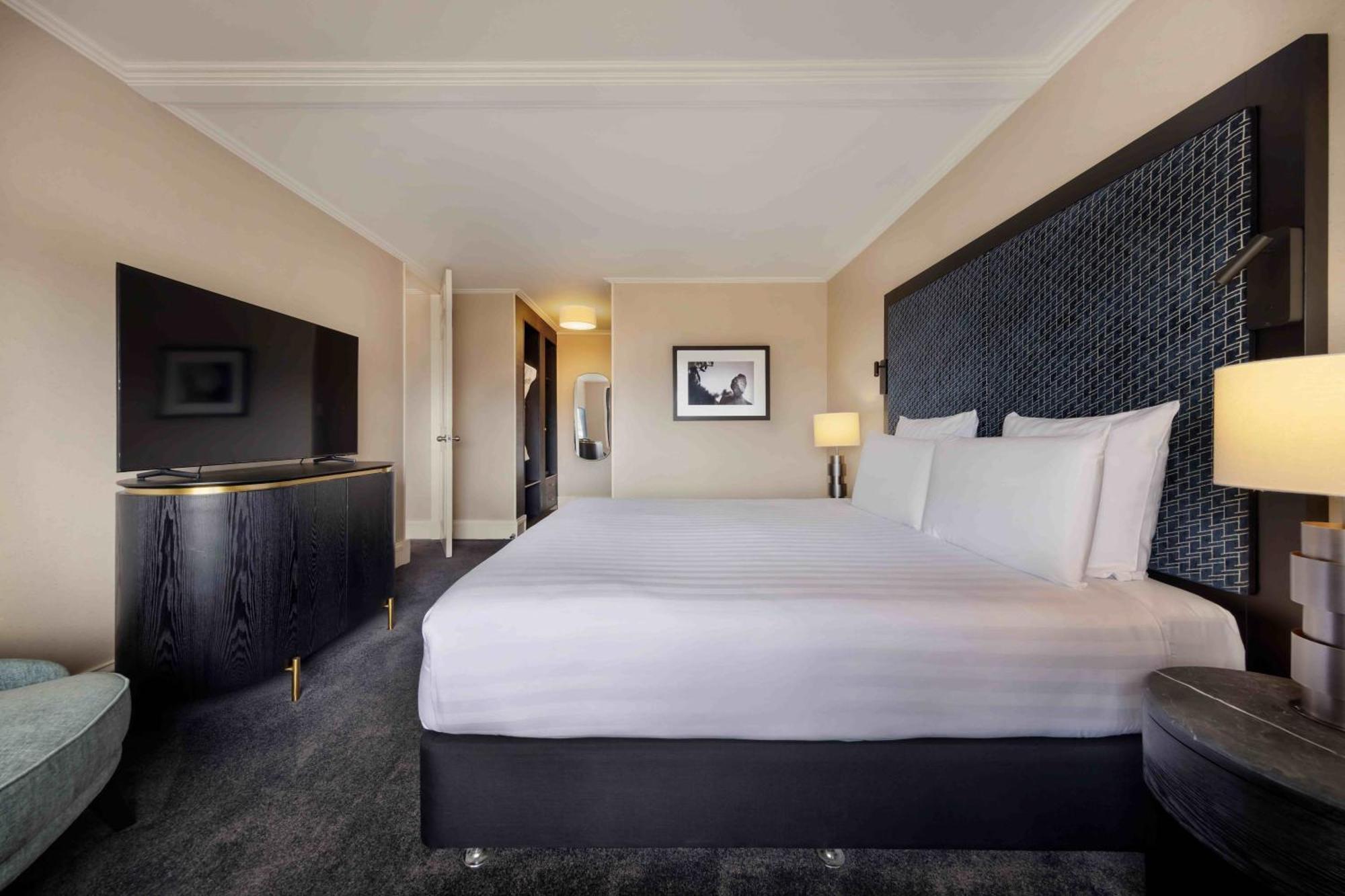 Pullman Auckland Hotel & Apartments Zewnętrze zdjęcie A bedroom at the hotel