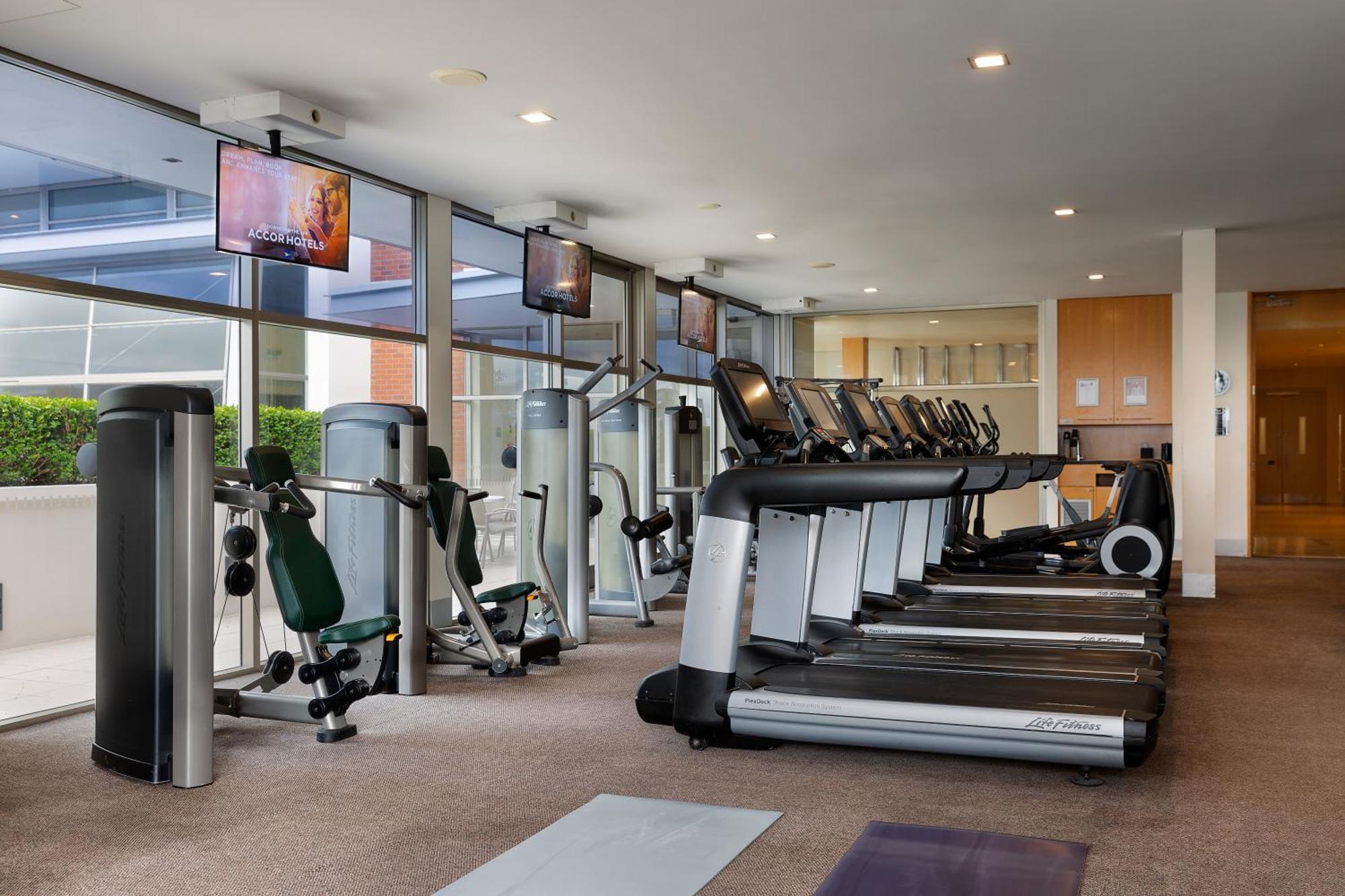 Pullman Auckland Hotel & Apartments Zewnętrze zdjęcie The gym at the hotel